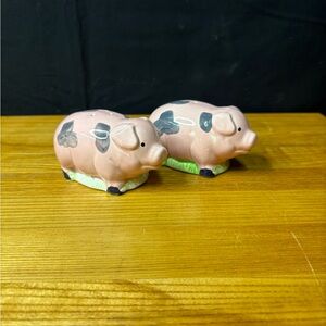 Vintage Knobler Pig Salt and Peppers Shakers